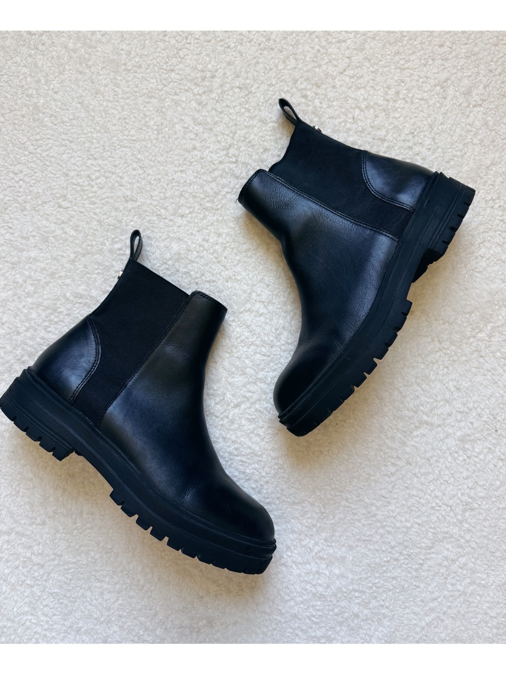 Steve Madden Black Chelsea Boots